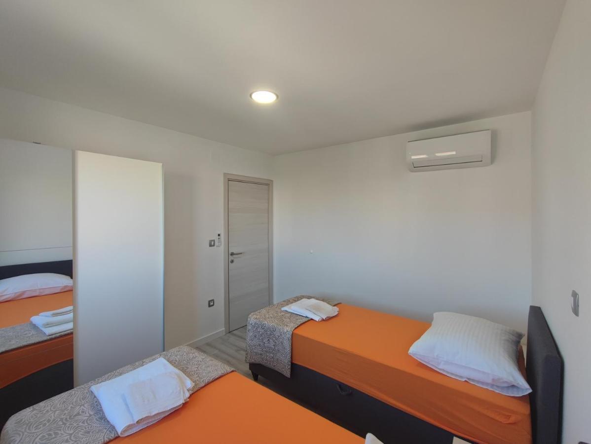 Appartement Dali II à Novalja Extérieur photo